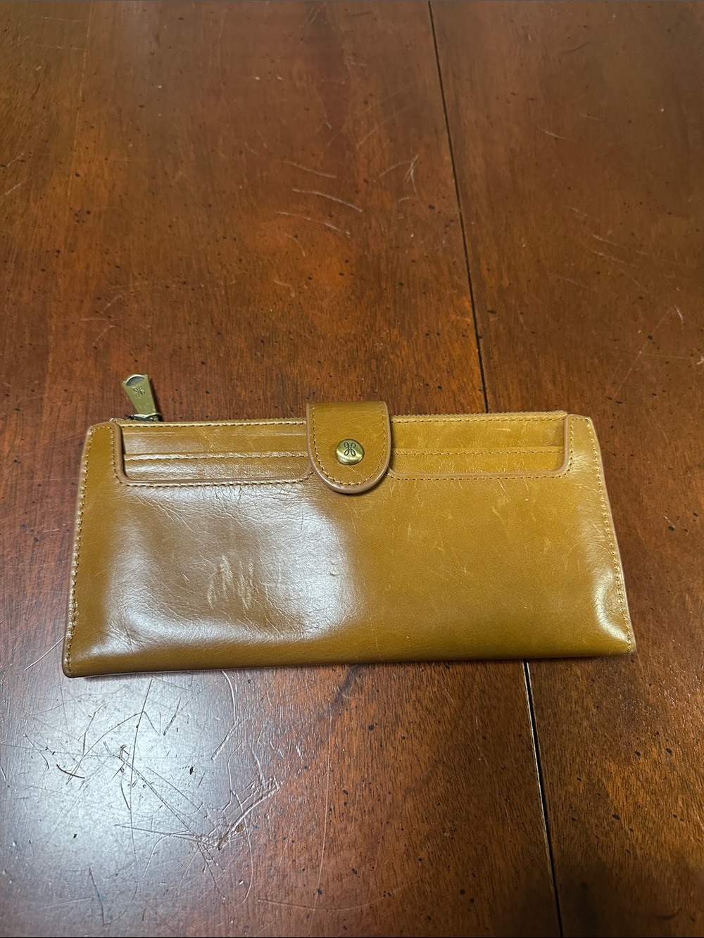 HOBO Continental Leather Wallet in Tan